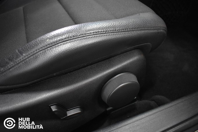 MERCEDES-BENZ E 220 CDI Coupé BlueEFFICIENCY Avantgarde